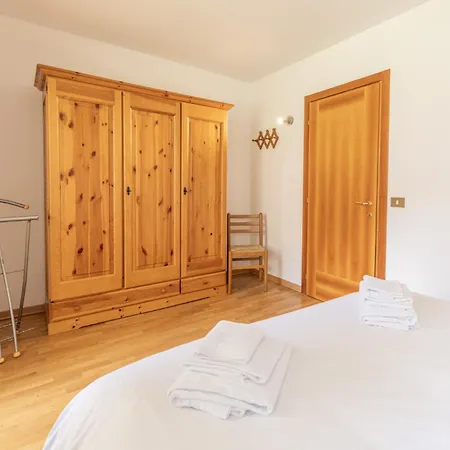 Διαμέρισμα Casa Cavina, Ampia Con Giardino E Garage
