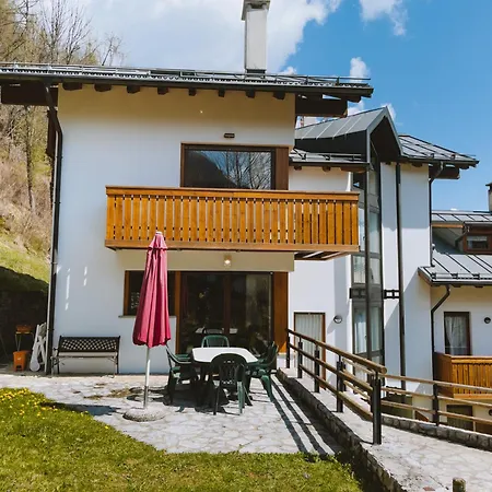 Casa Cavina, Ampia Con Giardino E Garage Διαμέρισμα Venas