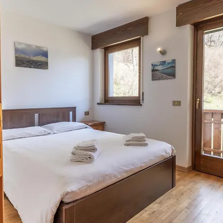 Daire Casa Cavina, Ampia Con Giardino E Garage Venas