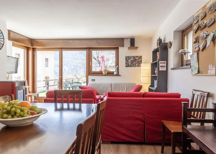 Casa Cavina, Ampia Con Giardino E Garage