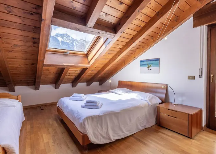 Casa Cavina, Ampia Con Giardino E Garage