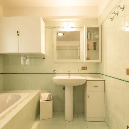 Διαμέρισμα Casa Cavina, Ampia Con Giardino E Garage *