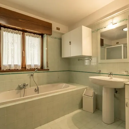 Casa Cavina, Ampia Con Giardino E Garage Διαμέρισμα Venas